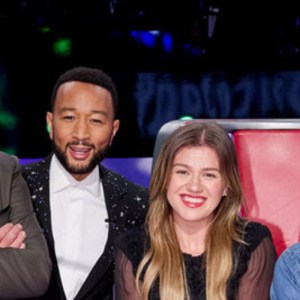 Carson Daly, John Legend, Kelly Clarkson, and Adam Levine