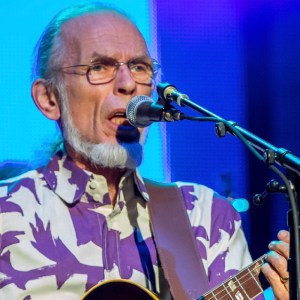Steve Howe Surgery Forces Yes to Postpone Tour