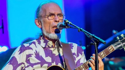 Steve Howe Surgery Forces Yes to Postpone Tour