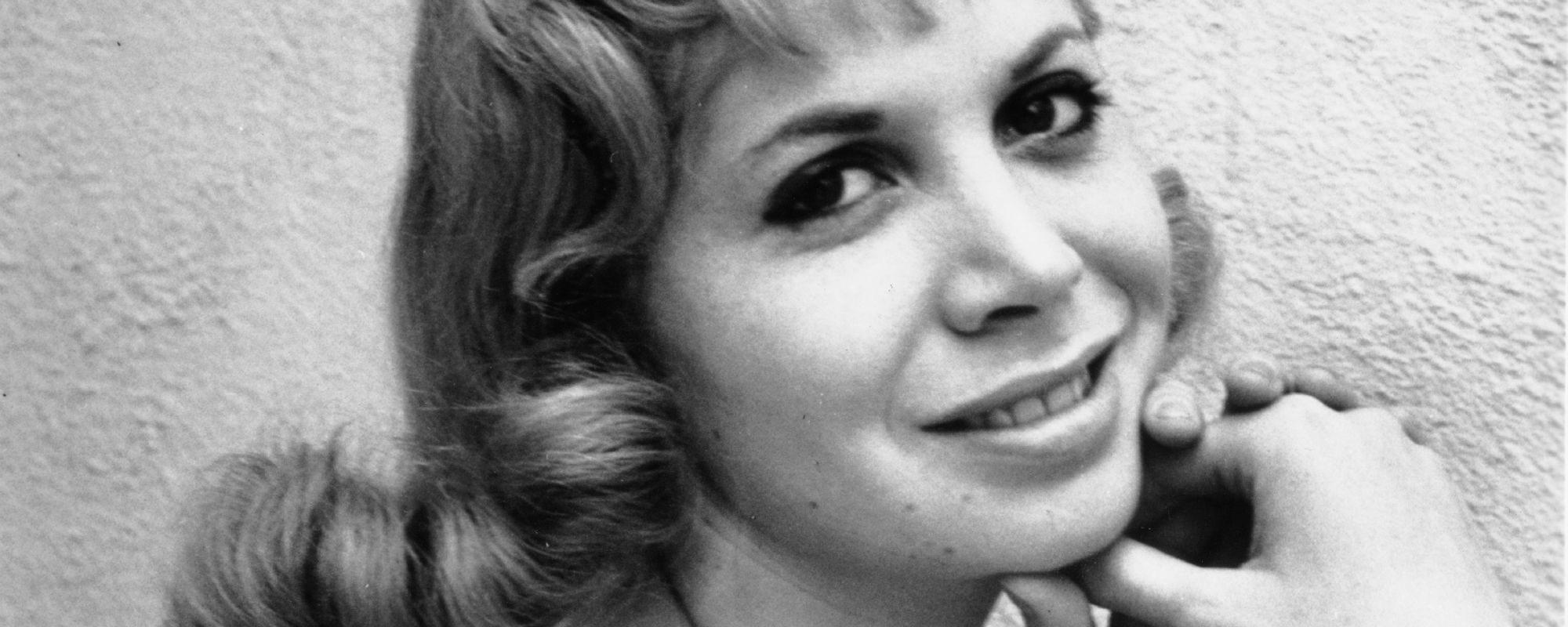Born on This Day in 1940, the Youngest Woman Ever To Write a No. 1 Hit (Inspired by Her Breakup With an Everly Brother)