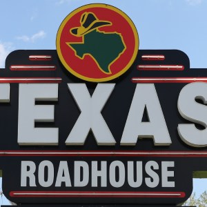 Why Texas Roadhouse Was Forced To Ditched Live Country Music