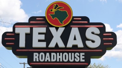 Why Texas Roadhouse Was Forced To Ditched Live Country Music