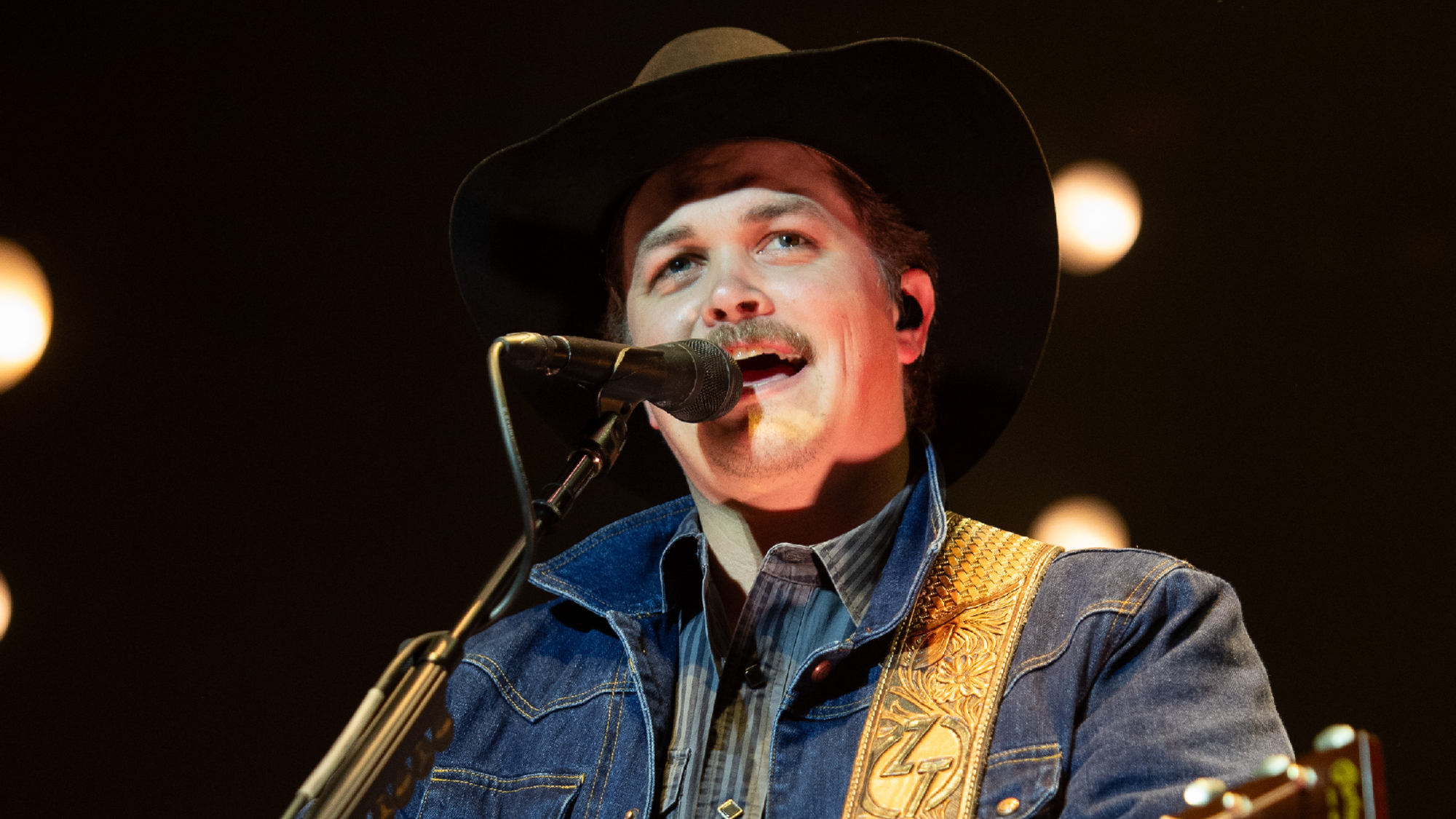 “It Doesn’t Get Much Better” Than Zach Top Singing Merle Haggard’s Hauntingly Beautiful 1980 Country Classic