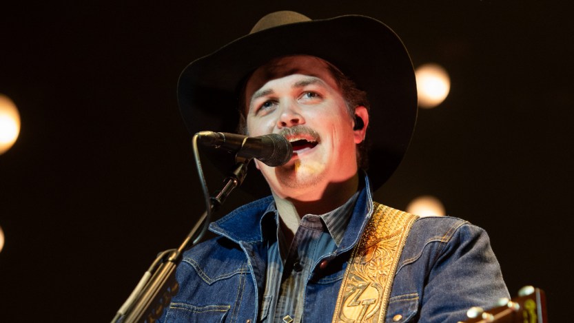 Zach Top Digs Into “Misery and Gin” With Acoustic Take on Merle Haggard’s Classic