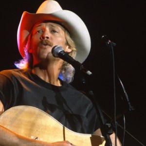 Alan Jackson Paid Tribute to a Country Icon With This Early Hit