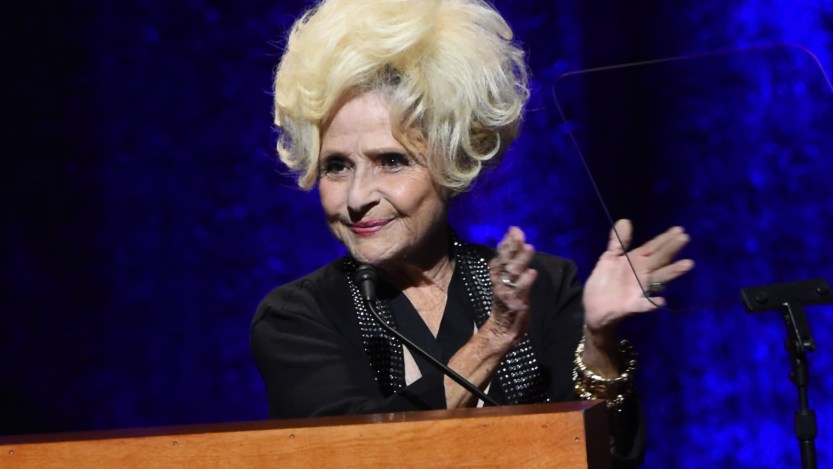 5 Living Country Music Hall of Fame Members Who Are Not in the Grand Ole Opry