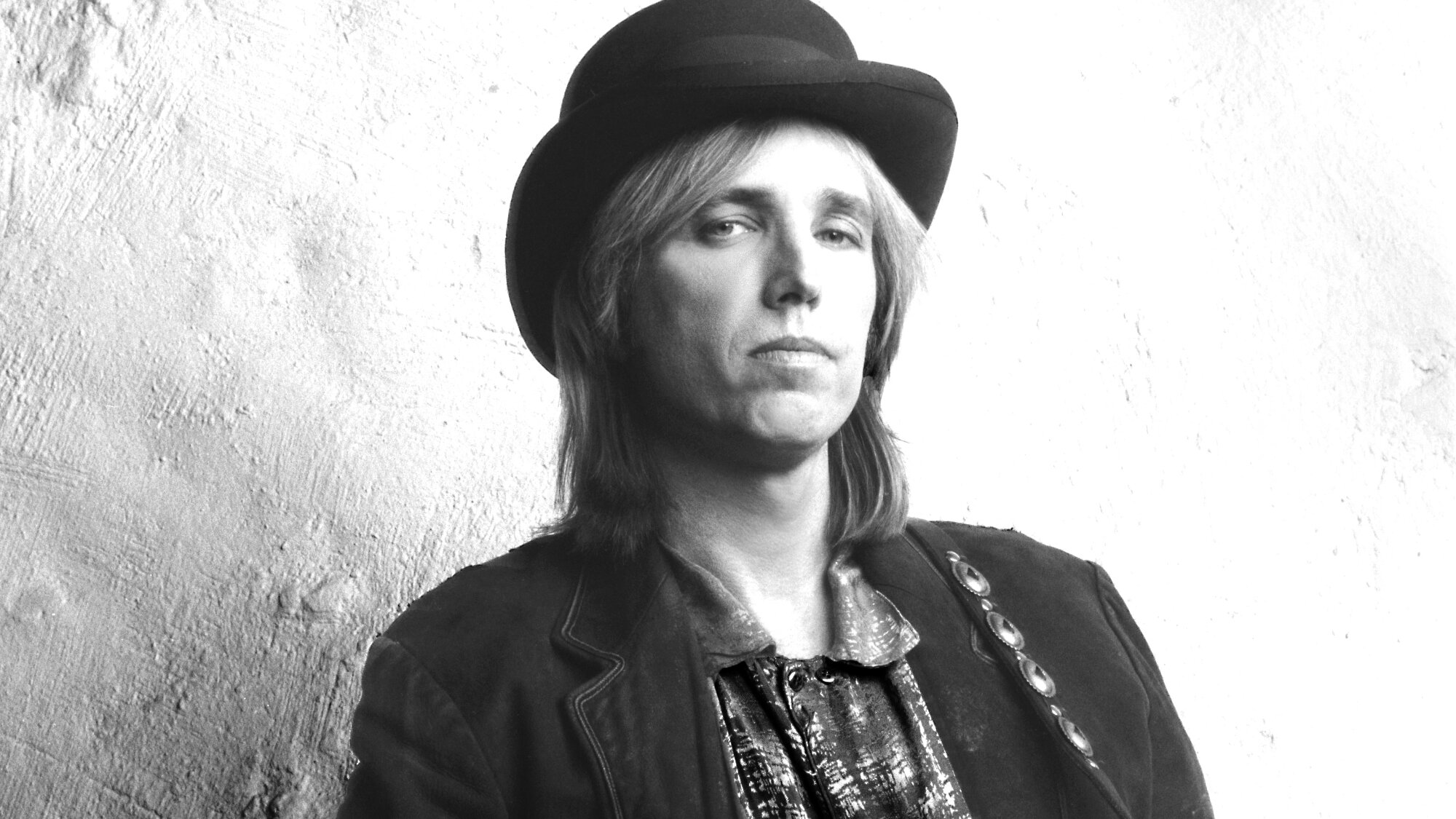 On This Day in 1989, Tom Petty’s Debut Solo Album Hit Shelves After It Inspired the Creation of the Traveling Wilburys