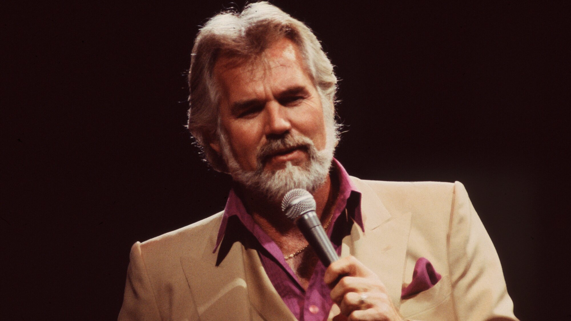 On This Day in 1980, Kenny Rogers Was in the Middle of a 25-Week Run at No. 1 With an Album That Contained an Iconic No. 1 Single