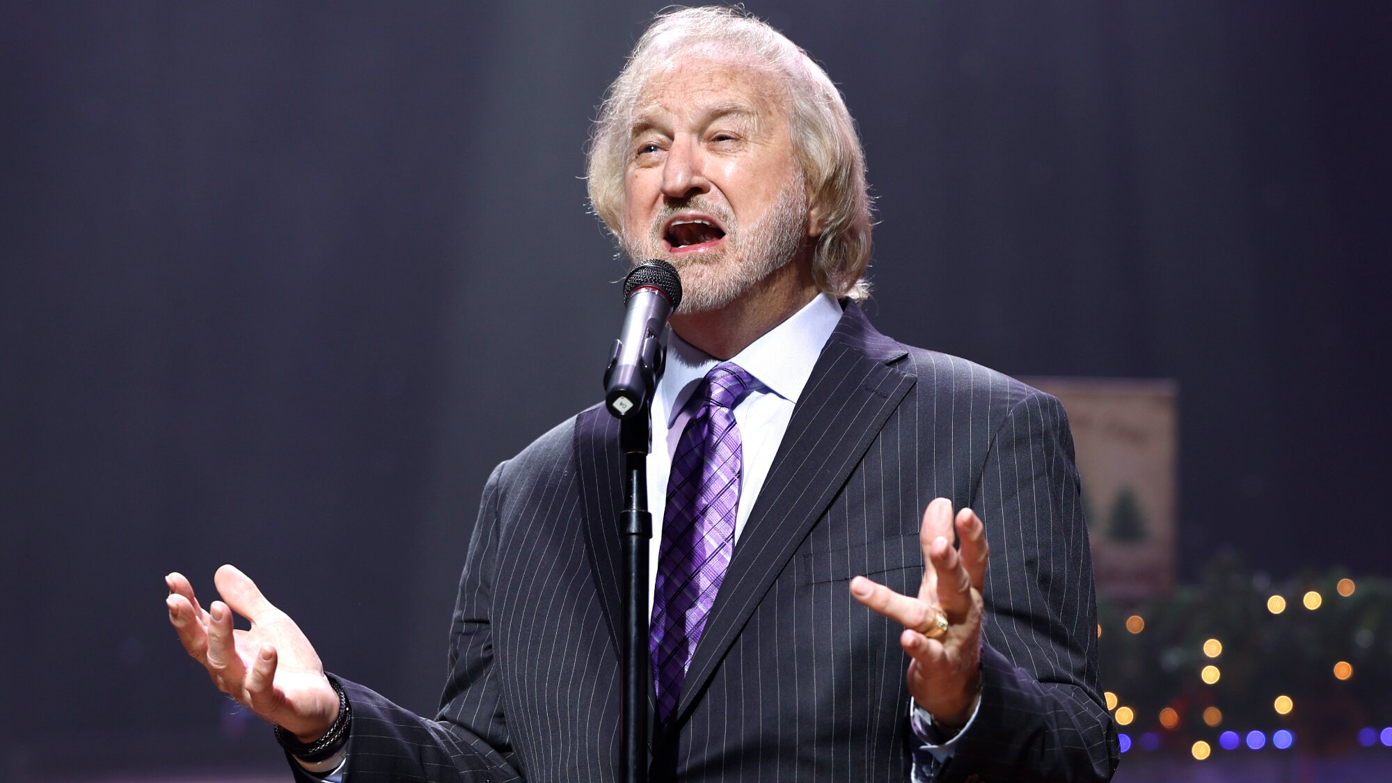 Born on This Day in 1943, the Lead Singer of the Band That Shaped Modern Country Music and Performed With Everyone From Johnny Cash to Paul Simon