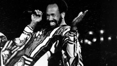 Earth, Wind & Fire performing