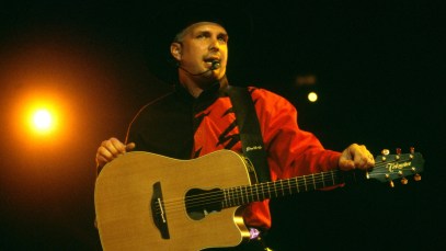 Remember When Garth Brooks Performed Before Almost One Million People in Central Park?