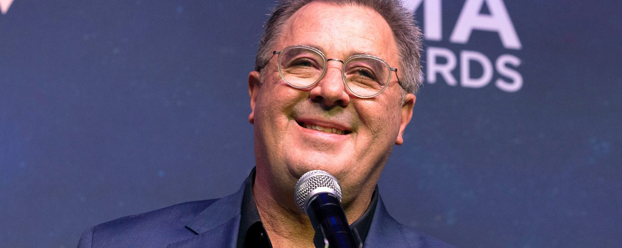 5 of the Best Vince Gill Stories We’ve Ever Heard