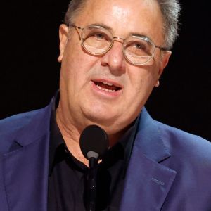 Vince Gill speaking