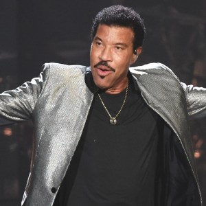 These 4 Lionel Richie Love Songs Will Always Be Timeless