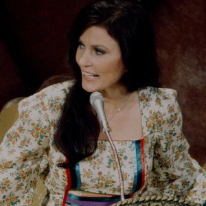 4 Nostalgic Loretta Lynn Songs That We Could Listen to Forever