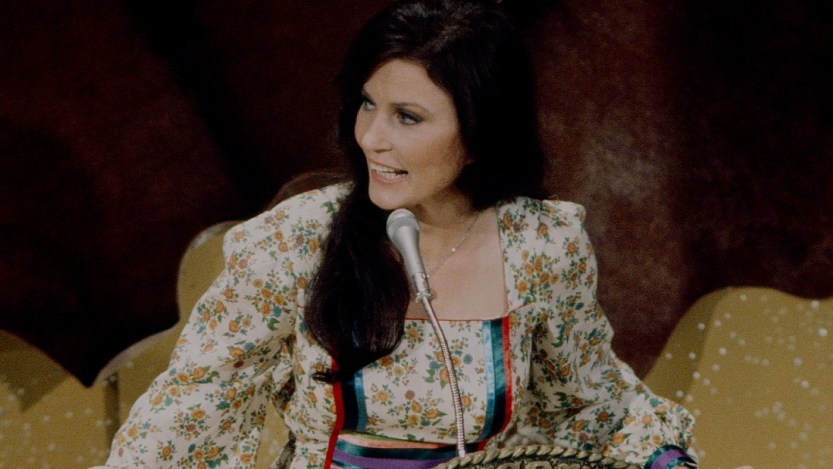 4 Nostalgic Loretta Lynn Songs That We Could Listen to Forever