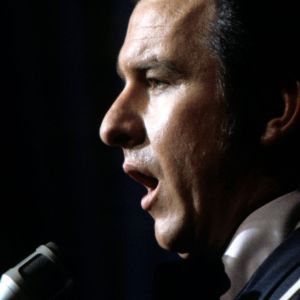 Tommy Cash performing