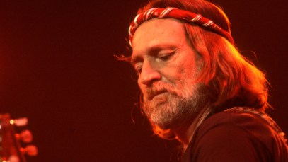 4 Country Songs From 1981 With Truly Memorable Lyrics