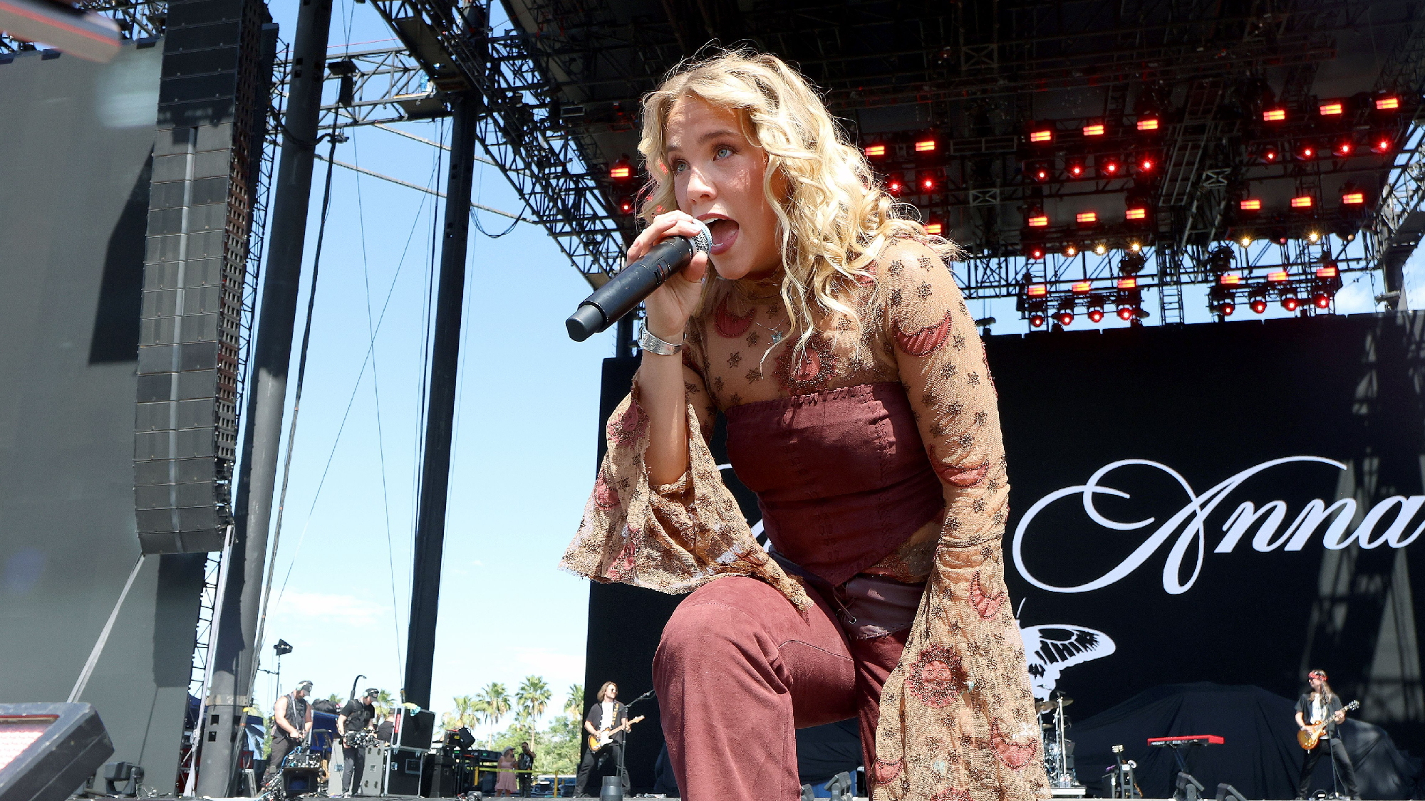 Country Music’s Best New Female Act Performs “Probably the Best Cover of Ozzy Osbourne” You’ll Ever Hear