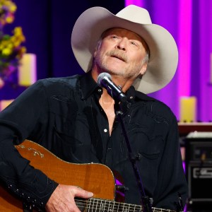 Alan Jackson to Celebrate America and Honor Veterans With Rare Memorial Day Show