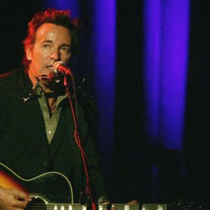 On the Charts 21 Years Ago Today, Bruce Springsteen Was at No. 1 With an Album Deemed Too Raunchy To Sell By a Popular Coffee Chain