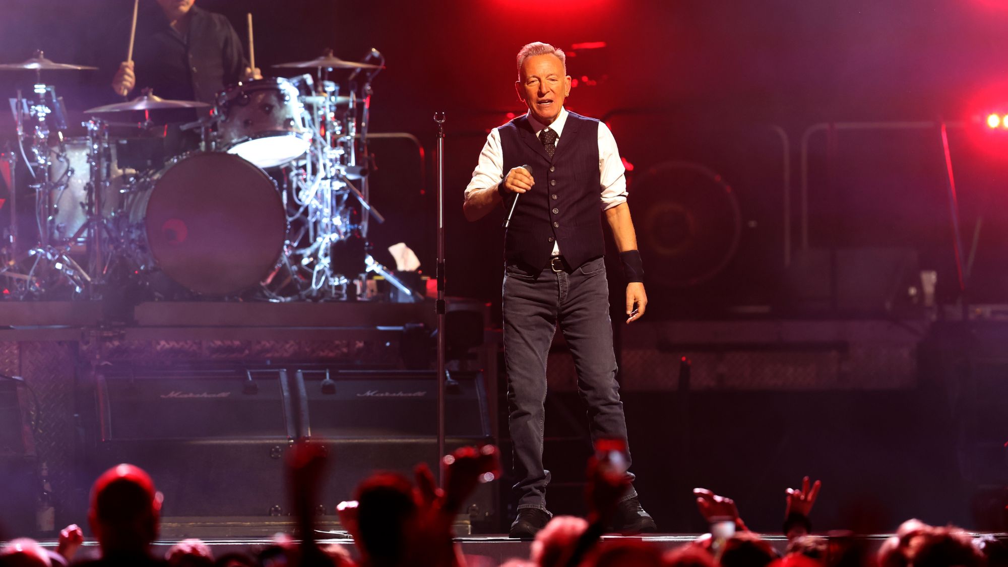 Philly Sports Success Prompts Bruce Springsteen To Postpone Show