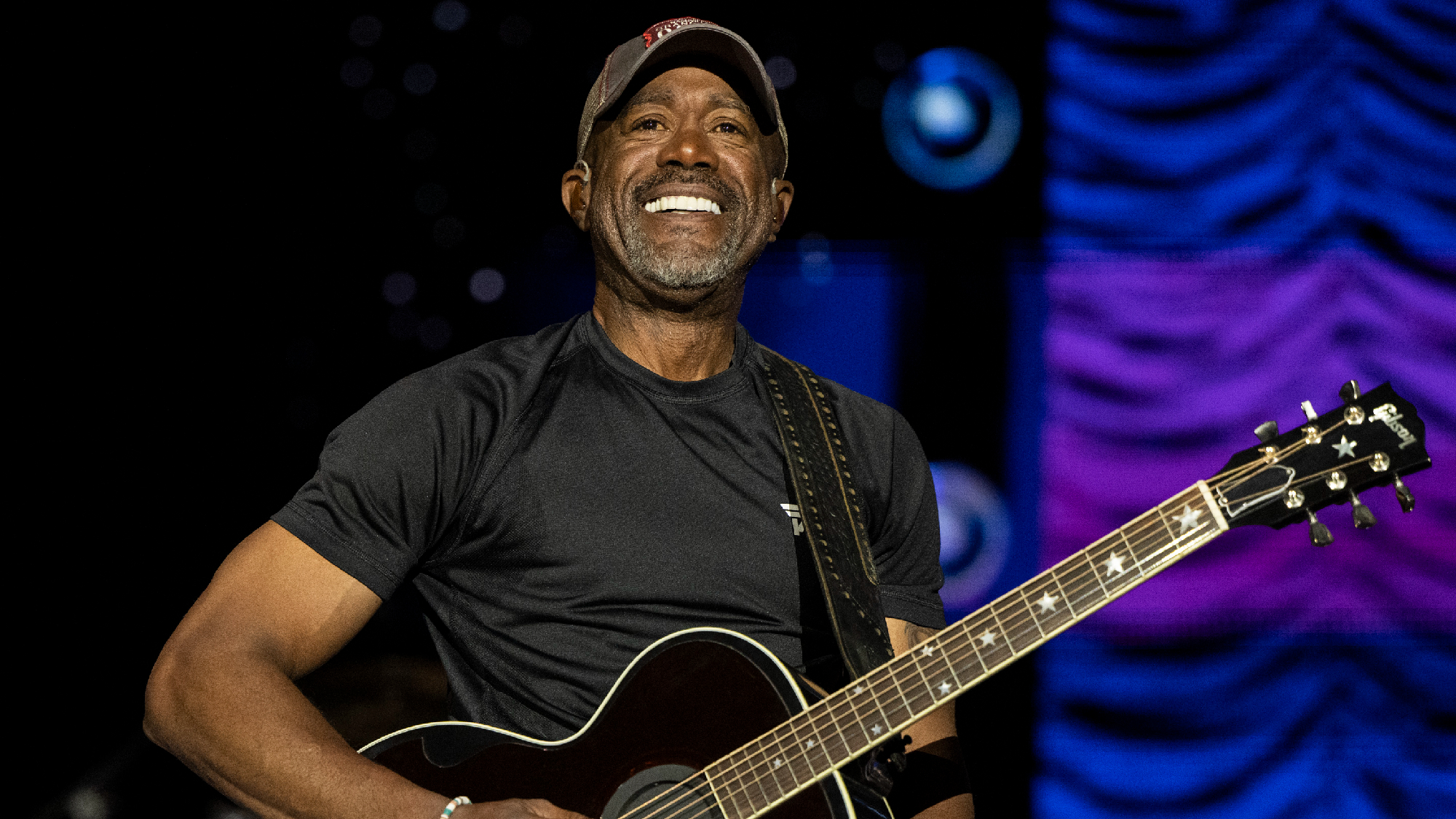 Hootie & the Blowfish Hitting the AMAs Stage, Darius Rucker Earns Special Recognition on Memorial Day With Veterans Voice Award