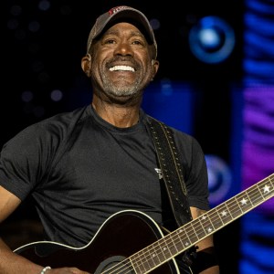 Darius Rucker Earns Special Recognition on Memorial Day at 2026 AMAs With the Veterans Voice Award