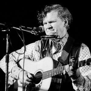 On This Day 14 Years Ago, We Said Goodbye to the Guitar Genius Whose Flatpicking Skills Inspired Generations
