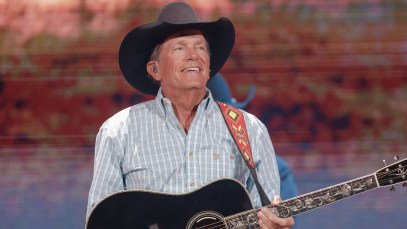 Watch George Strait Perform "Run" in Front of Massive Sold Out Clemson Crowd