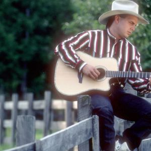 35 Years Ago Today, Garth Brooks Replaced Himself Atop the Country Albums Chart