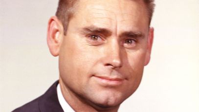 On This Day in 1959, George Jones Released One of the Decade’s Most Popular Country Albums Containing This No. 1 Hit Penned by the Big Bopper