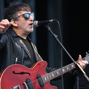 PORTSMOUTH, ENGLAND - AUGUST 24: Ian Broudie of the Lightning Seeds performs at Victorious Festival at Southsea Seafront on August 24, 2018 in Portsmouth, England. (Photo by Harry Herd/Redferns)
