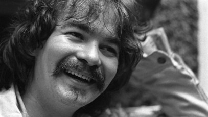 ATLANTA - NOVEMBER 12: John Prine is interviewed live on WRAS-FM at Georgia State College on November 12, 1975 in Atlanta, Georgia. (Photo by Tom Hill/Getty Images)