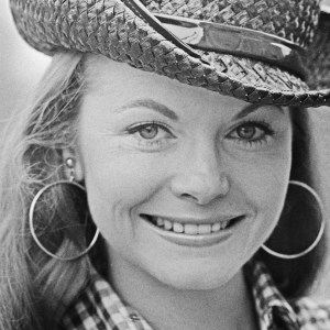 American country music and gospel singer Jeannie C. Riley, UK, 21st April 1973. (Photo by Evening Standard/Hulton Archive/Getty Images)