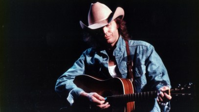 MINNEAPOLIS, MN - JULY 11: Dwight Yoakam performs at Northrup Auditorium at the University of Minnesota in Minneapolis, Minnesota on July 11, 1993. (Photo by Jim Steinfeldt/Michael Ochs Archives/Getty Images)