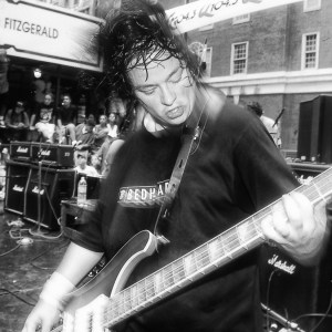 NEW YORK, NY - August 8: ( MANDATORY CREDIT Bill Tompkins/Getty Images ) The Toadies performing as part of the Q104.3 Radio Station music festival. August 8th, 1995 in New York City. (Photo by Bill Tompkins/Getty Images)