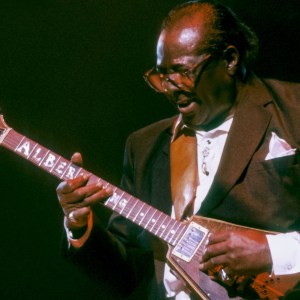 American blues musician Albert King (1923 - 1992, born Albert Nelson) playing his signatiure Gibson Flying V guitar (named 'Lucy'), durign a performace in the Benson & Hedges Blues '89 Festival at the Beacon Theater, New York, New York, November 10, 1989. (Photo by Jack Vartoogian/Getty Images)