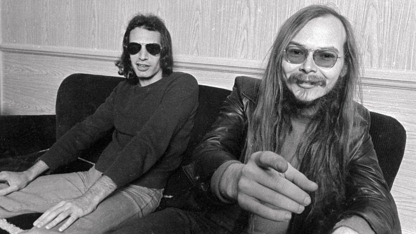 1976: American music duo Steely Dan members: Walter Becker, Donald Fagan. (Photo by BSR Agency/Gentle Look via Getty Images)