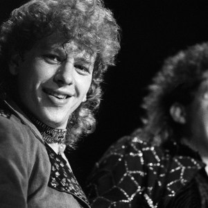 Toto, Joe Williams (left) and Steve Lukather perform live on stage, Ahoy', Rotterdam, Netherlands, 2nd March 1988. (Photo by Rob Verhorst/Redferns)