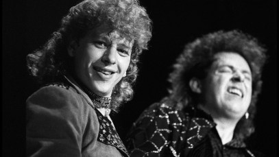 Toto, Joe Williams (left) and Steve Lukather perform live on stage, Ahoy', Rotterdam, Netherlands, 2nd March 1988. (Photo by Rob Verhorst/Redferns)