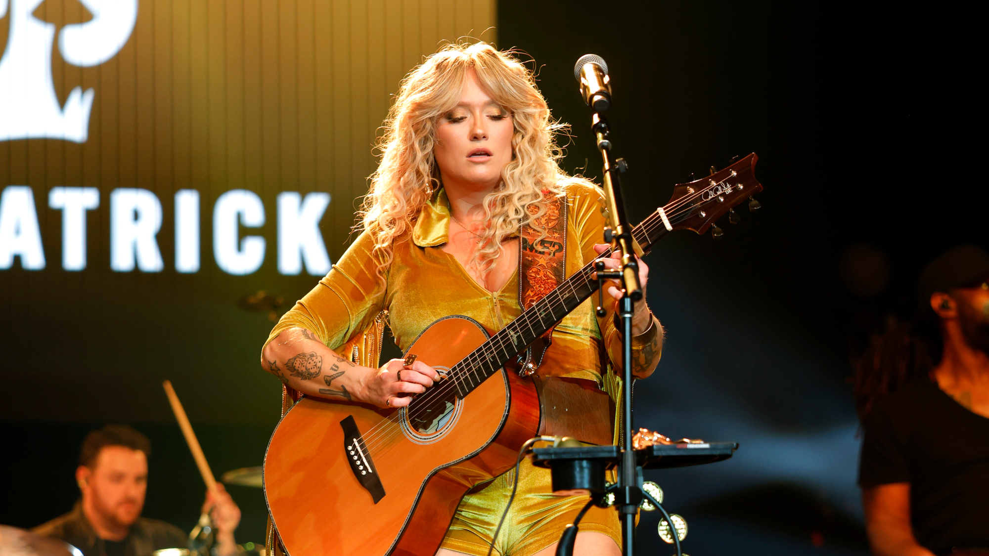 “It Was Bittersweet—I Cried”: Country Singer Says She’s “Feeling All the Feelings” Following Her Final Show of the Year