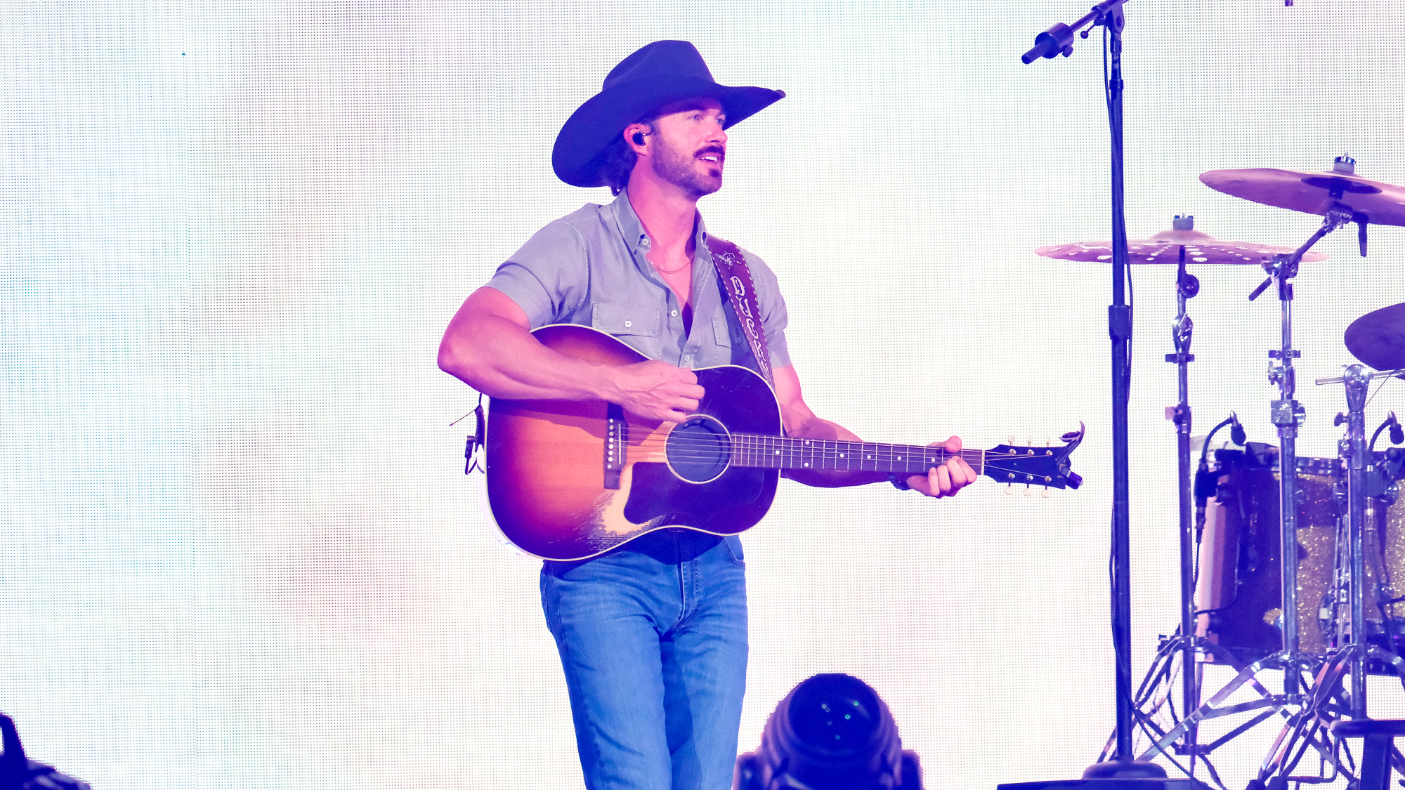 “I’m Gonna Be Opening for This Guy Some Day”: 6-Year-Old Riley Green Fan Steals the Show at Georgia Concert With “Jesus Saves” Duet