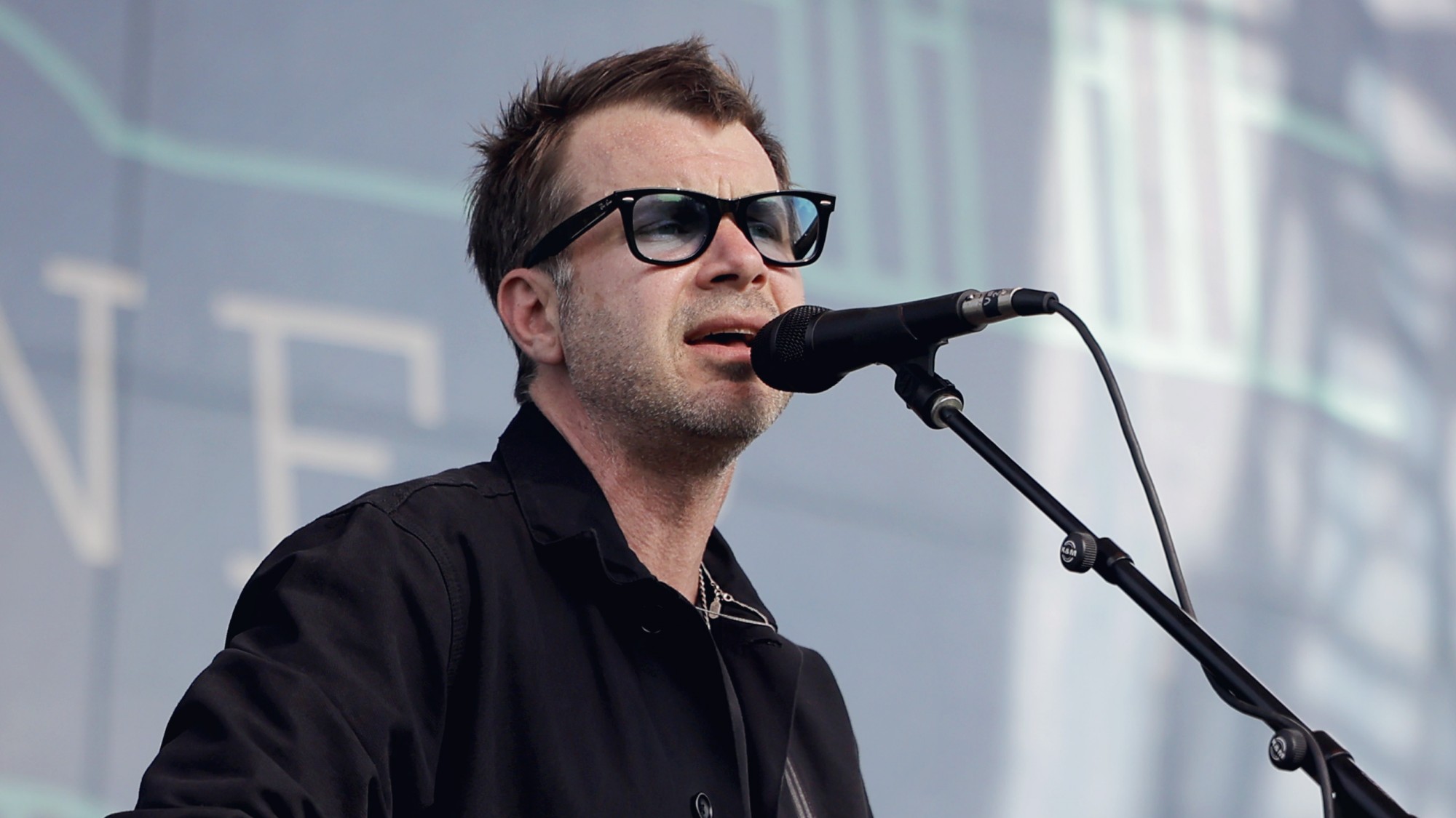 3 One-Hit Wonders From the 2000s That Deserve a Second Listen