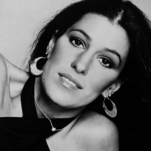 LOS ANGELES - CIRCA 1977: Musician Rita Coolidge poses for a portrait in circa 1977. (Photo by Michael Ochs Archives/Getty Images)