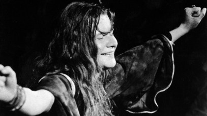 Circa 1967, American singer Janis Joplin (1943 - 1970) closes her eyes and outstretches her arms during a performance, late 1960s. (Photo by Getty Images/Getty Images)