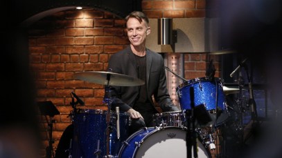 LATE NIGHT WITH SETH MEYERS -- Episode 400 -- Pictured: Matt Cameron of the bands Soundgarden and Pearl Jam sits in with the 8G Band on July 27, 2016 -- (Photo by: Lloyd Bishop/NBCU Photo Bank/NBCUniversal via Getty Images via Getty Images)