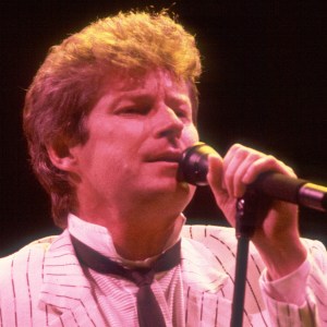 Don Henley performing at the Poplar Creek Music Theater in Hoffman Estates, Illinois, July 3, 1985. (Photo by Paul Natkin/Getty Images)