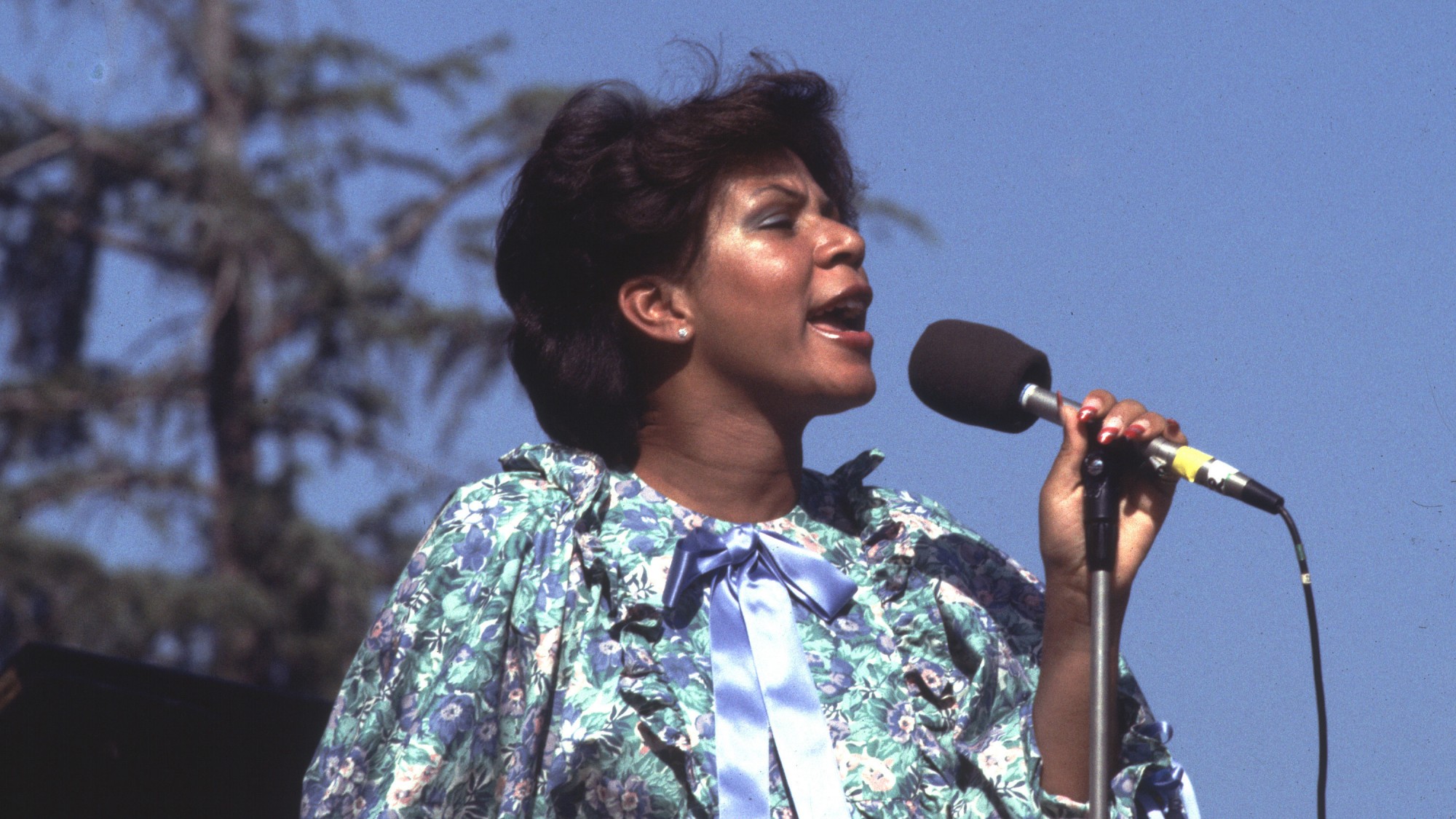 5 Songs From the 1970s That Instantly Transport You Back to a Simpler Time