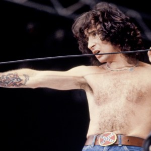 LONDON, UNITED KINGDOM - AUGUST 18: Bon Scott lead singer for AC/DC performs at Wembley Stadium on August 18, 1979 in London, United Kingdom. (Photo by FG/Bauer-Griffin/Getty Images) 170612F1